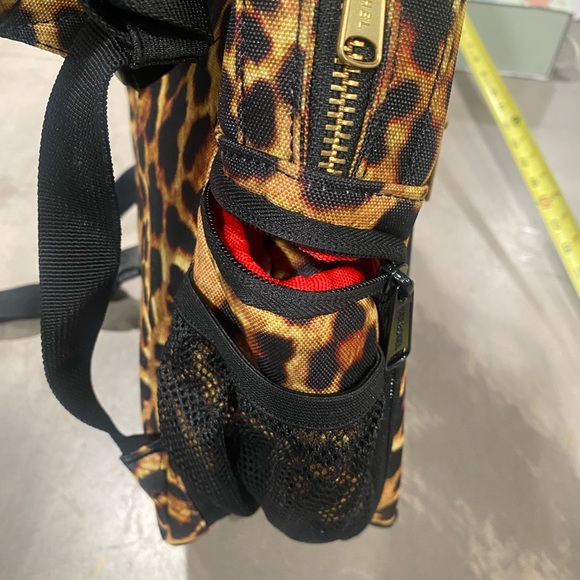 HERSCHEL leopard print diaper backpack with LOTS of pockets and changing pad👶🏻 - Picture 6 of 15